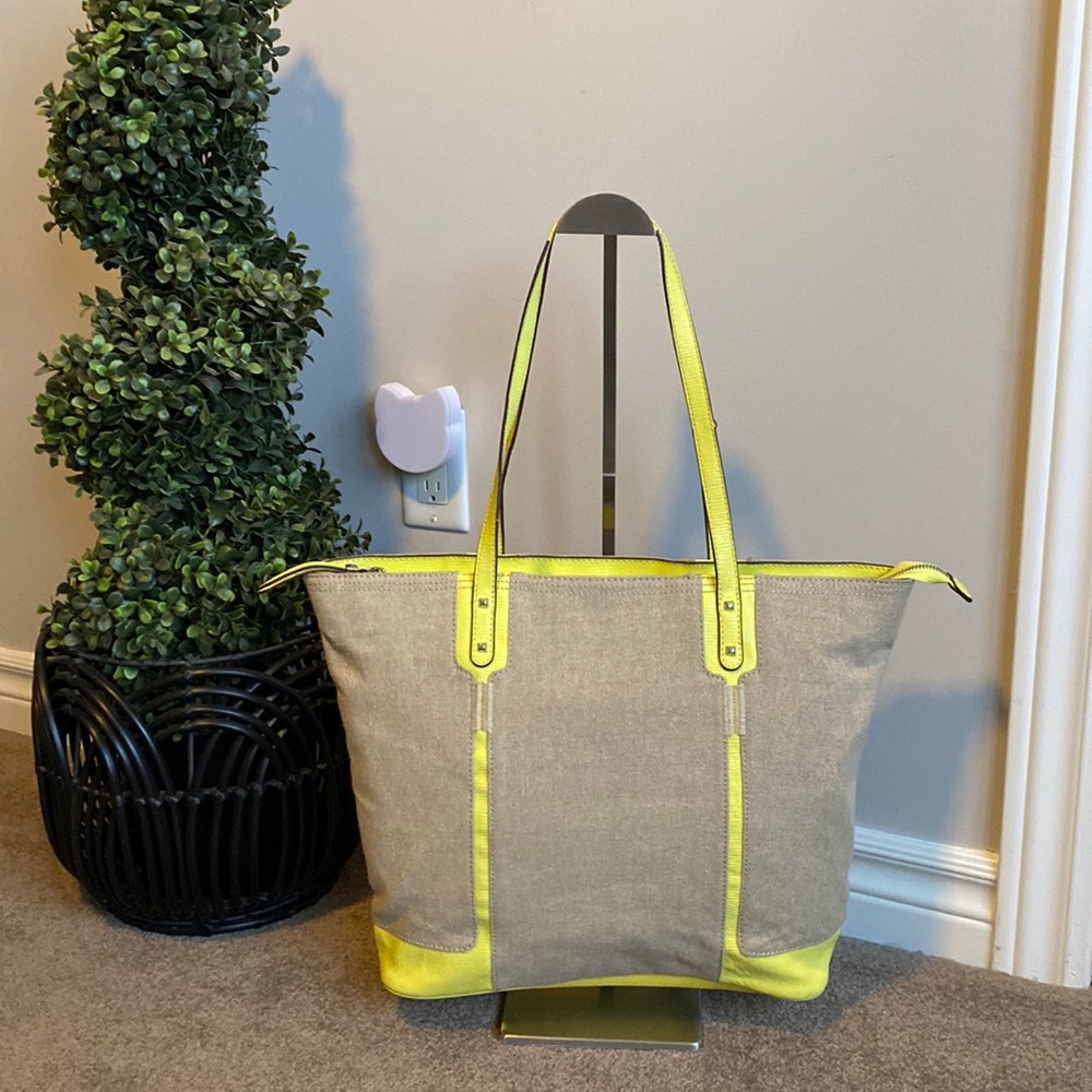Stella & Dot - The Classic Tote, Tan & Yellow